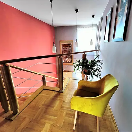 Centrum Dwupoziomowy 120 Metrow