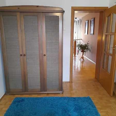 Centrum Dwupoziomowy 120 Metrow *